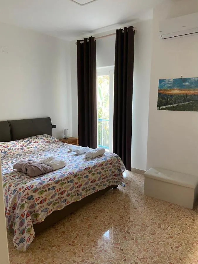 Villa Savoia Mondello 0*,